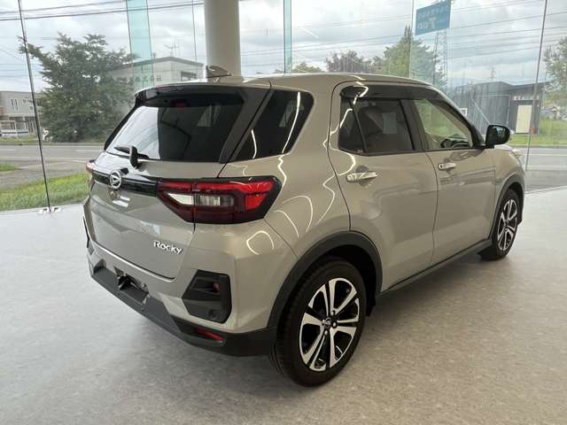Daihatsu Rocky 8