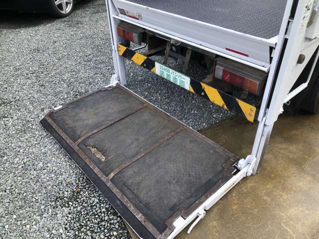 Mitsubishi Fuso Canter 9
