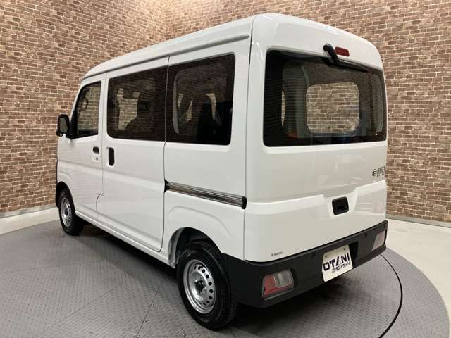 Daihatsu Hijet Cargo 11