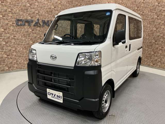 Daihatsu Hijet Cargo 4