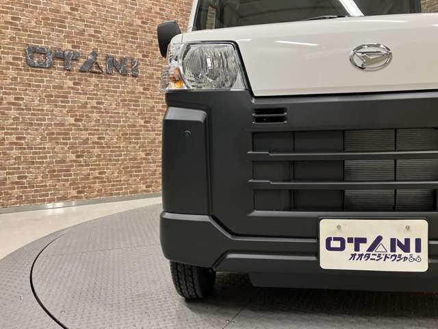 Daihatsu Hijet Cargo 6