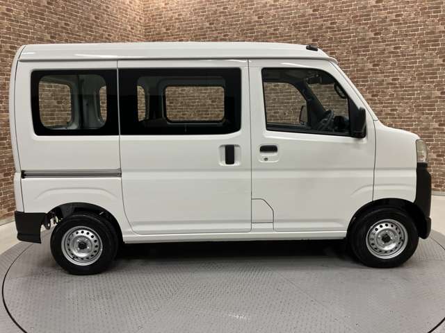 Daihatsu Hijet Cargo 9