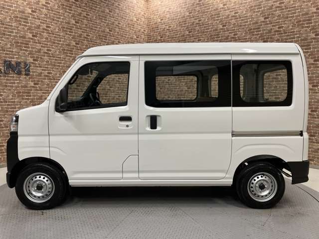 Daihatsu Hijet Cargo 10