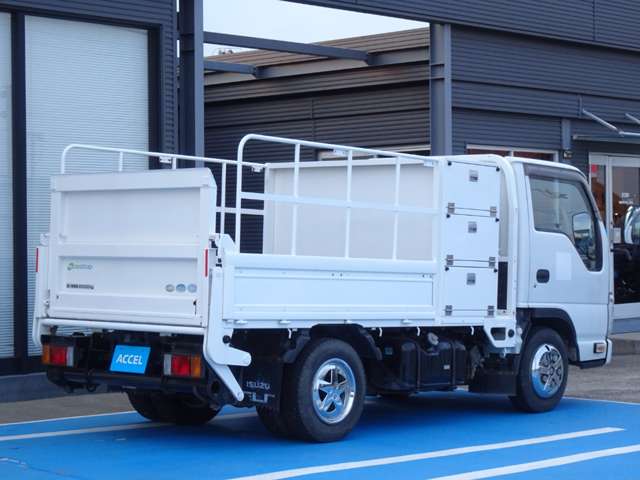 Isuzu Elf 11