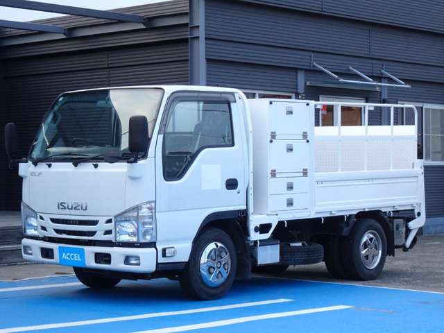 Isuzu Elf 7