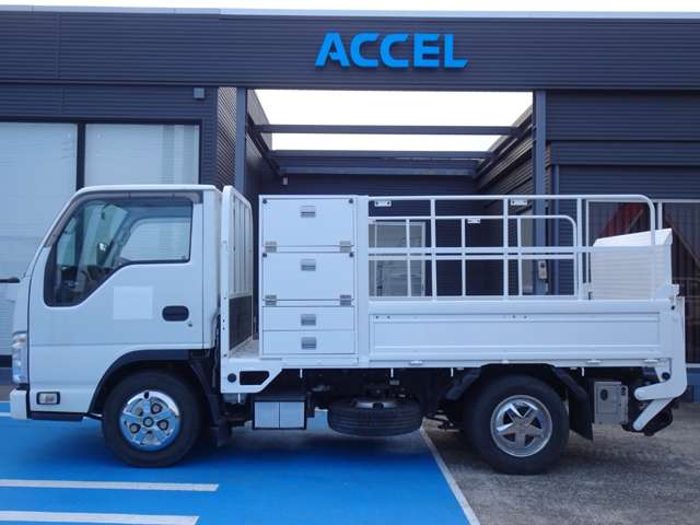 Isuzu Elf 8