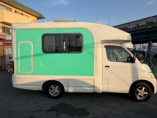 Toyota Light Ace Truck 2