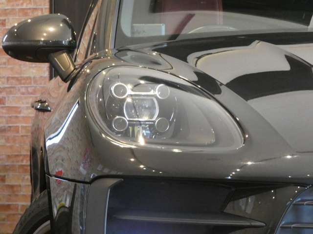 Porsche Macan 3