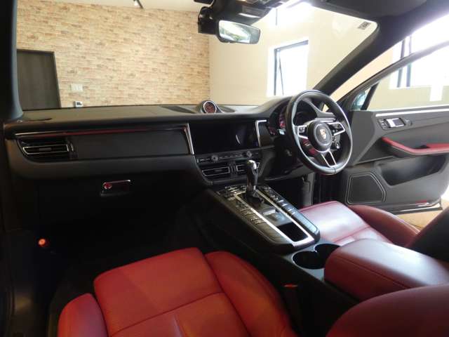 Porsche Macan 9