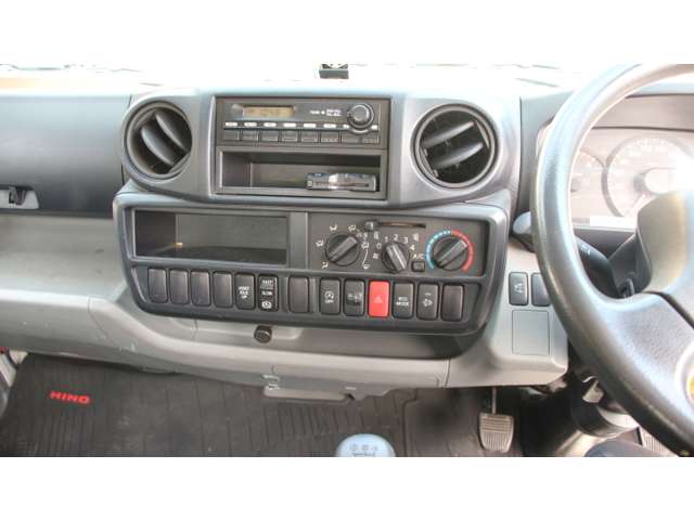 Hino Dutro 11