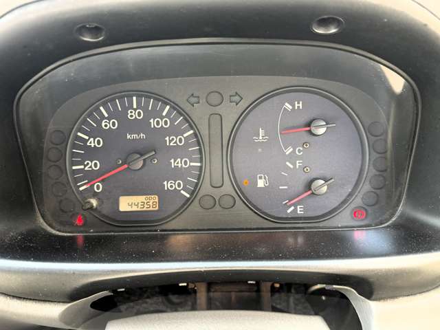 Nissan Vanette 5