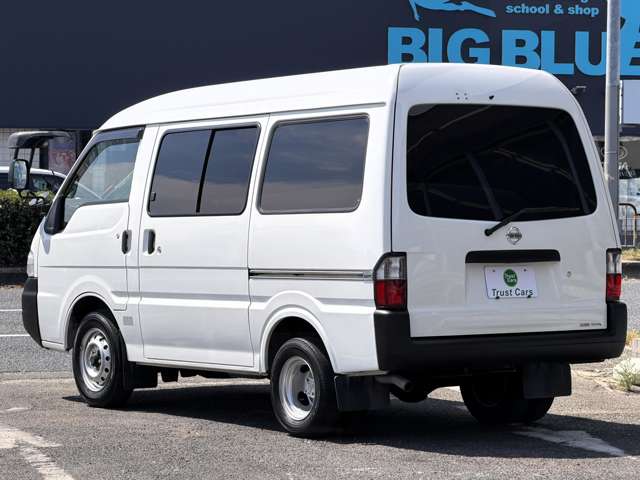 Nissan Vanette 9