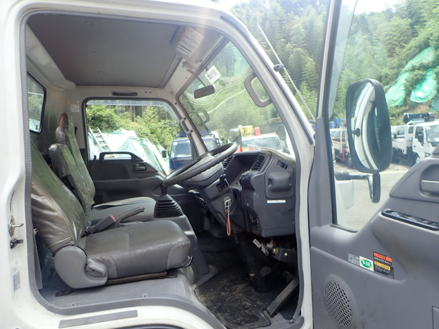 Isuzu Elf 6