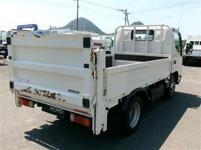 Hino Dutro 4