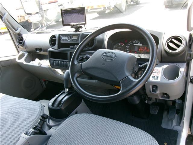 Hino Dutro 5