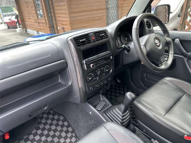 Suzuki Jimny 10