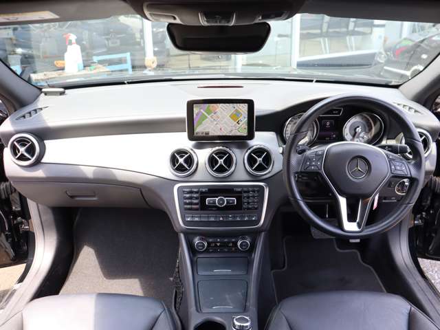Mercedes-Benz GLA-Class 6