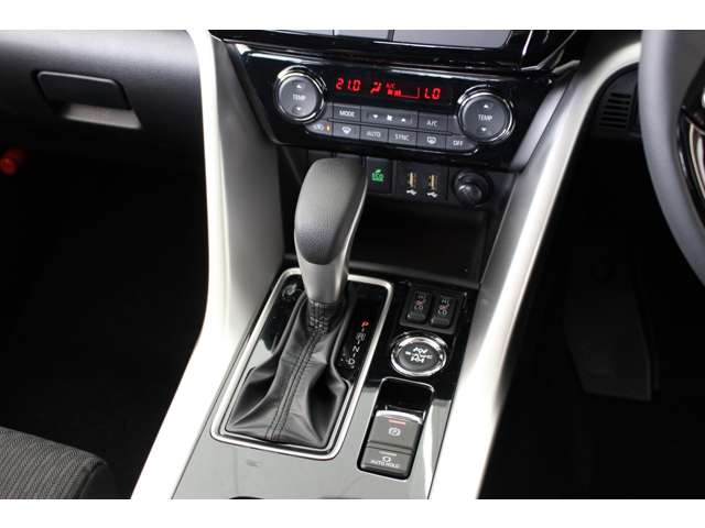 Mitsubishi Eclipse Cross 11