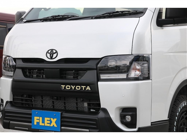Toyota Hiace Van 7