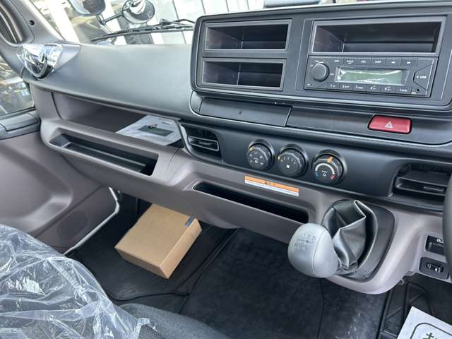 Mitsubishi Fuso Canter 12