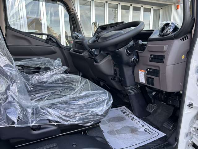 Mitsubishi Fuso Canter 9
