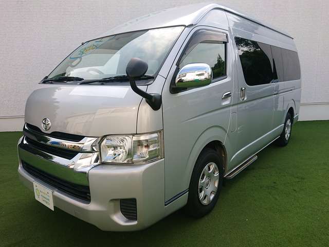 Toyota Hiace 7