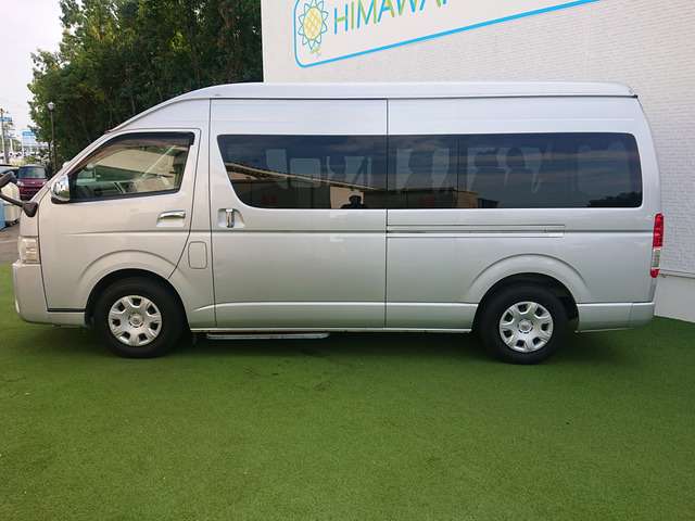Toyota Hiace 8