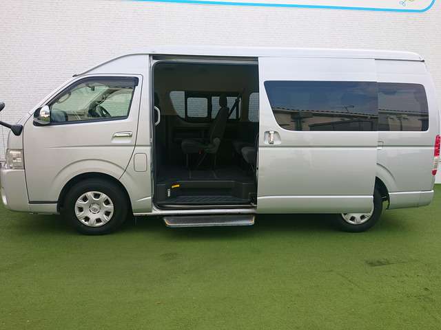 Toyota Hiace 9