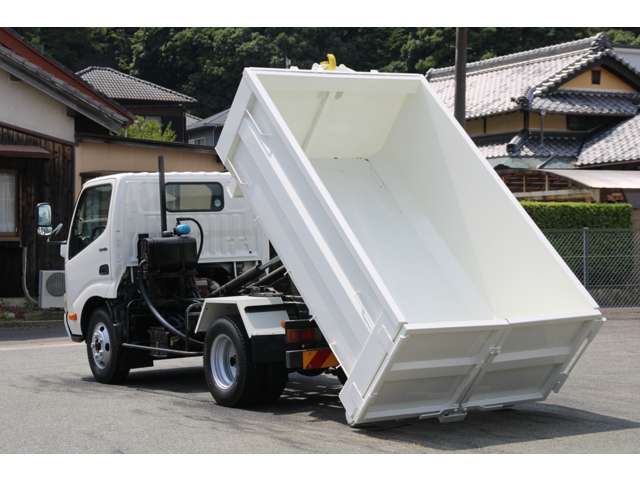 Hino Dutro 12