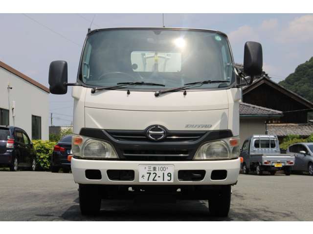 Hino Dutro 2