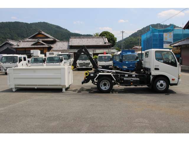 Hino Dutro 5