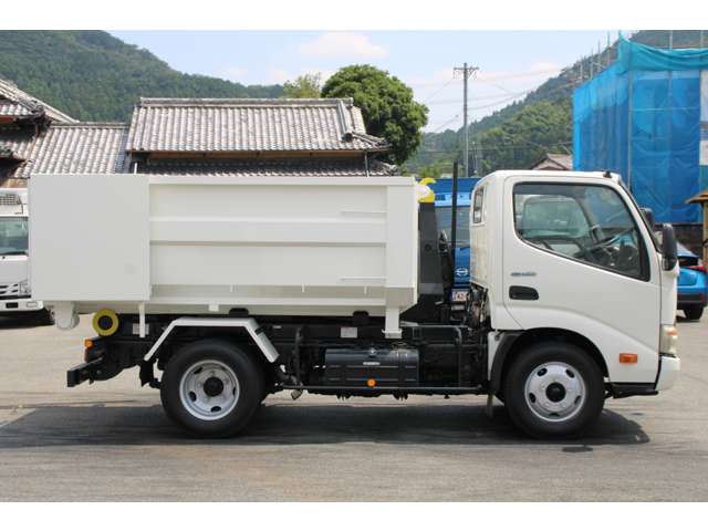 Hino Dutro 6