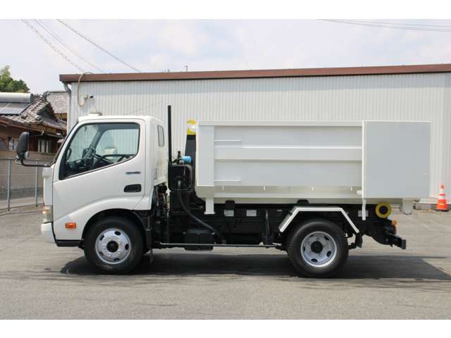 Hino Dutro 7