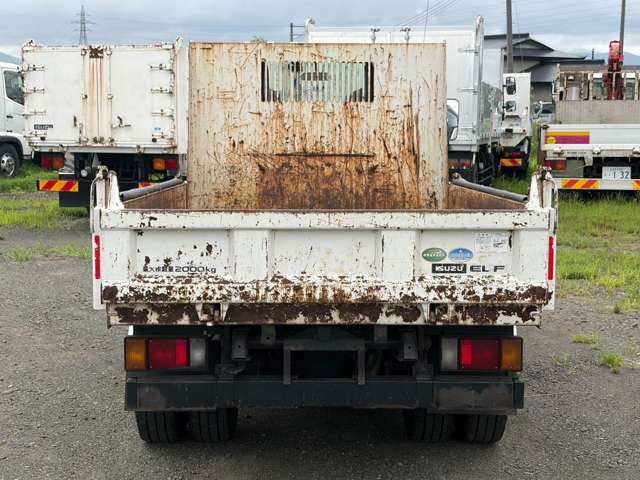 Isuzu Elf 6