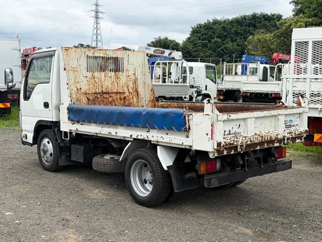 Isuzu Elf 7