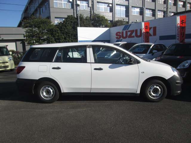 Nissan AD 8