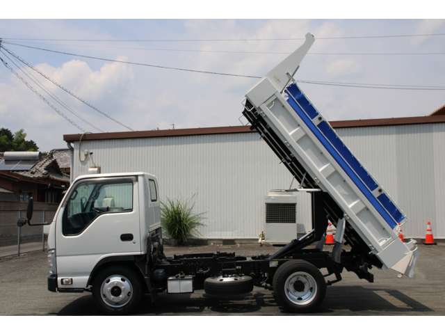 Isuzu Elf 4