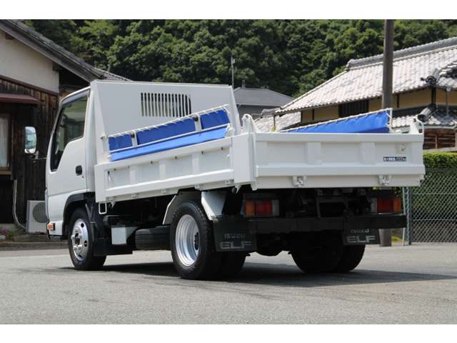 Isuzu Elf 8