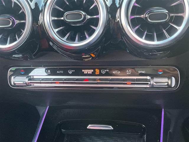 Mercedes-Benz GLB 11
