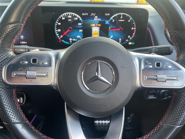 Mercedes-Benz GLB 10
