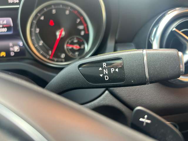 Mercedes-Benz GLA-Class 10