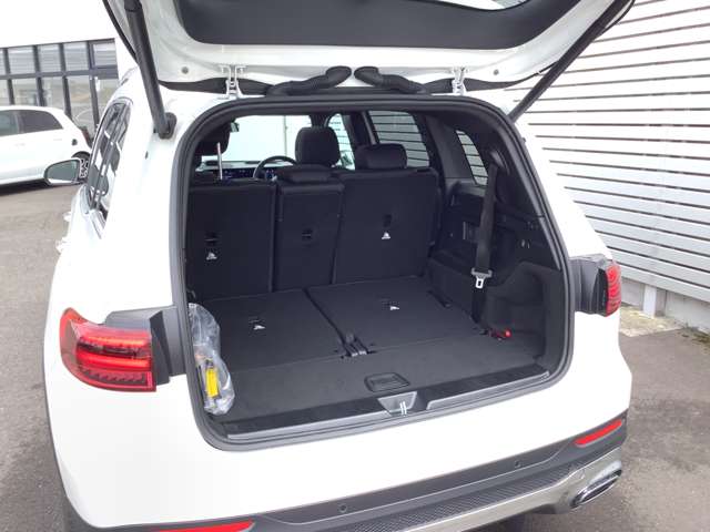Mercedes-Benz GLB 11