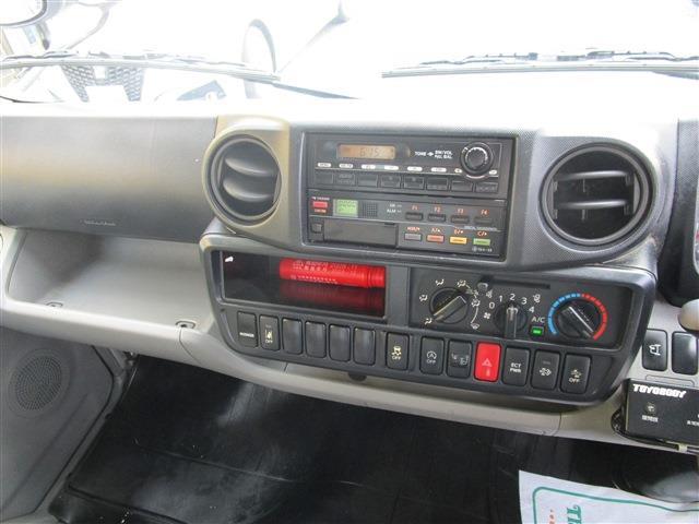 Hino Dutro 11