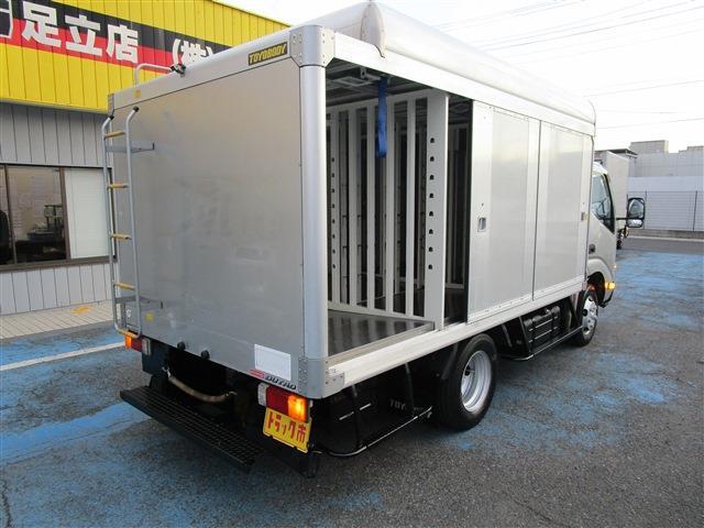 Hino Dutro 6