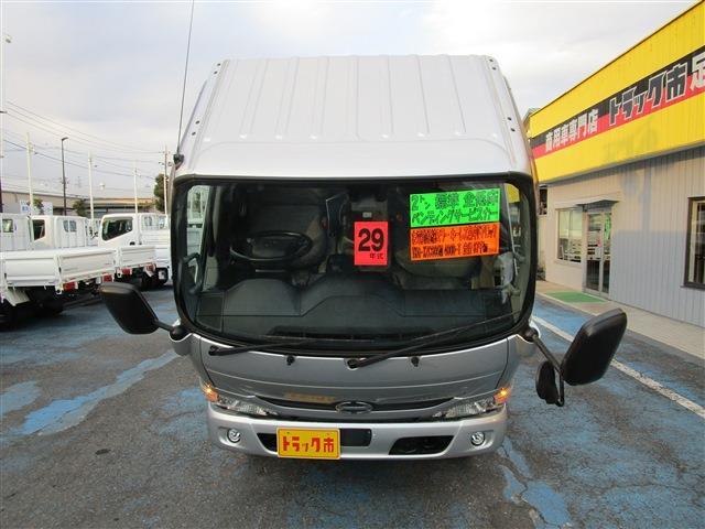 Hino Dutro 8