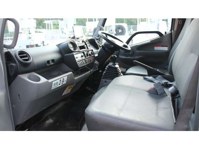 Hino Dutro 12