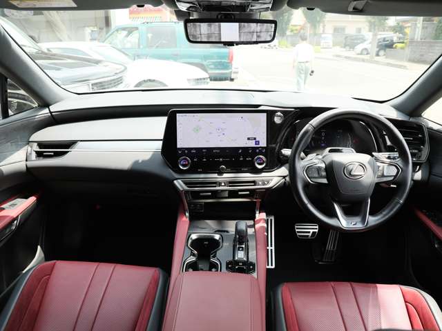 Lexus RX 9