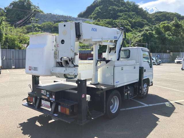 Isuzu Elf 6