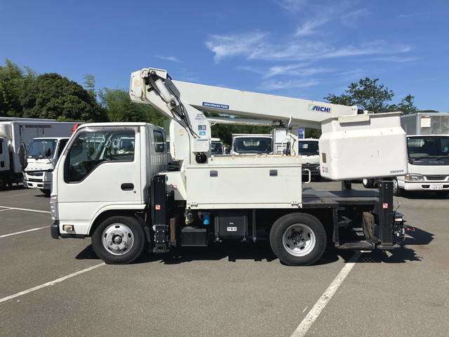 Isuzu Elf 8