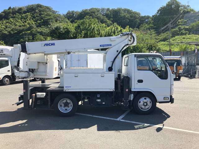 Isuzu Elf 9